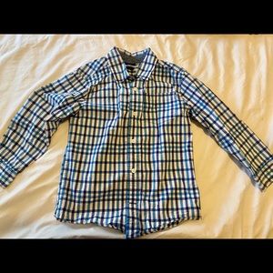 8 Pieces - Boys shirts/shorts Size 5/6